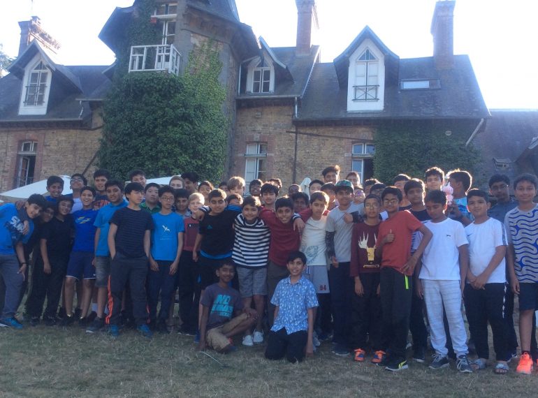 Moi, je parle français! Chateau trip gives boys a chance to put their French lessons to the test